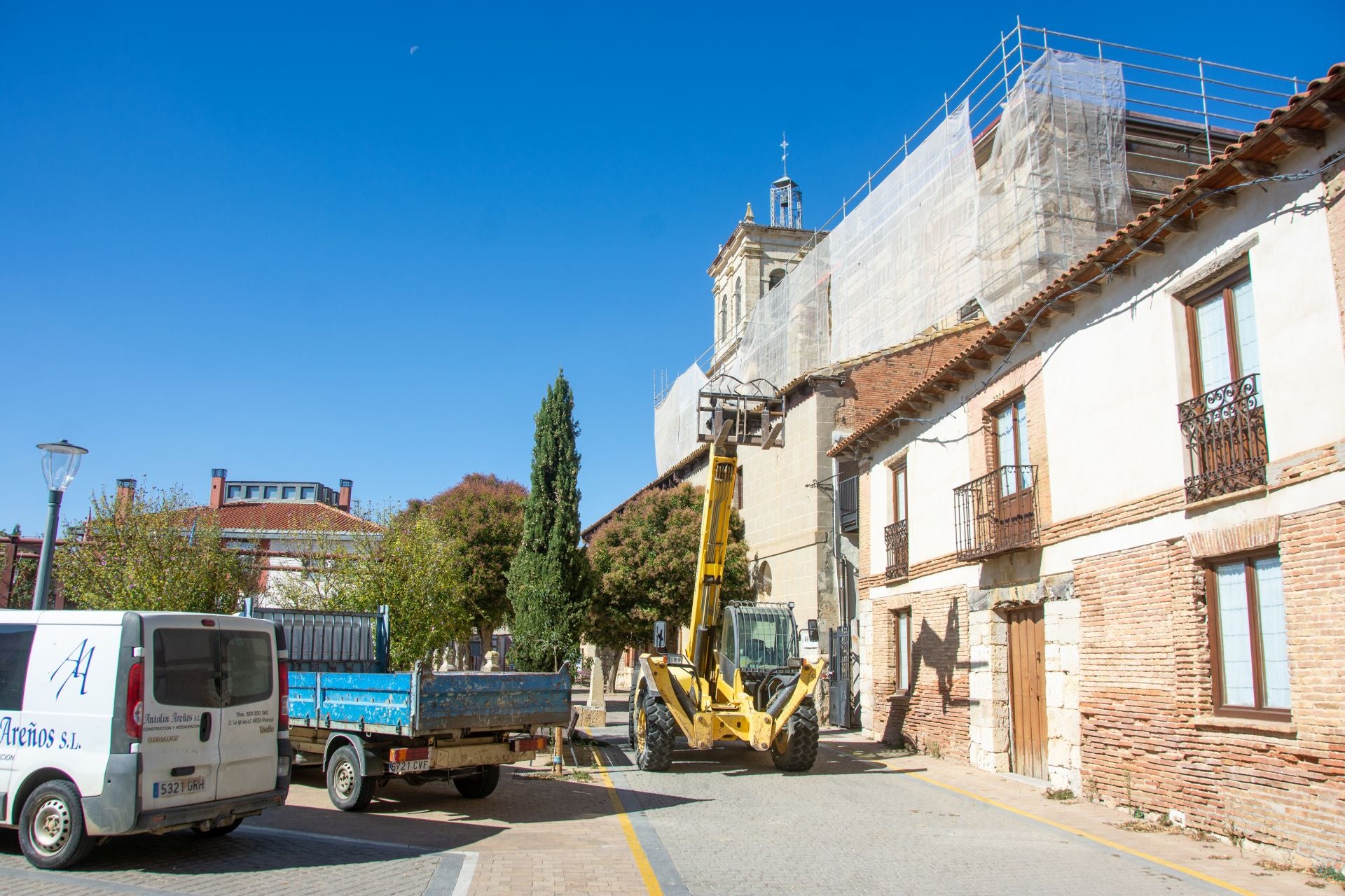 Así avanzan las obras de mejora de la iglesia de Grijota