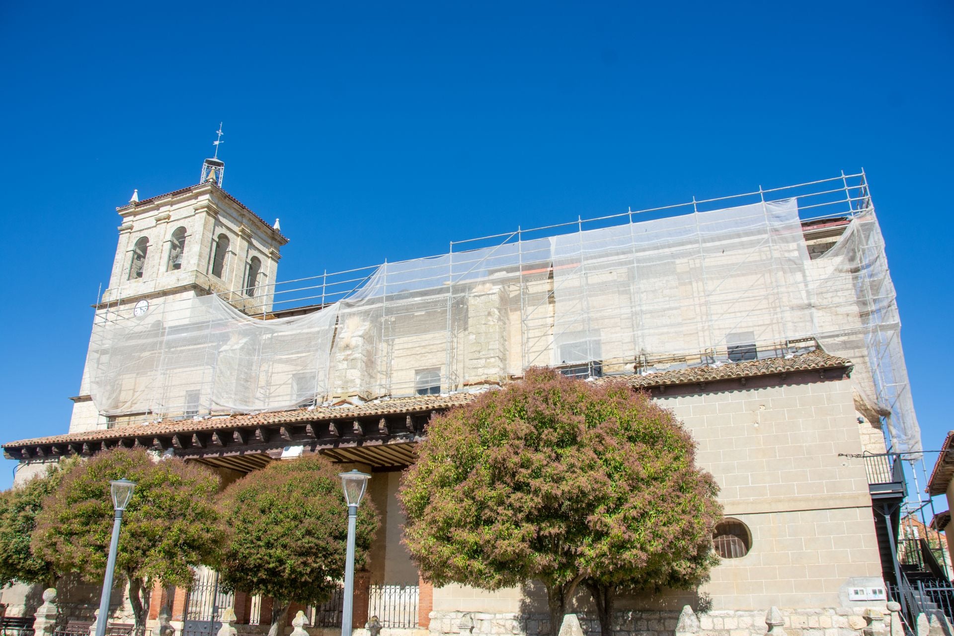 Así avanzan las obras de mejora de la iglesia de Grijota