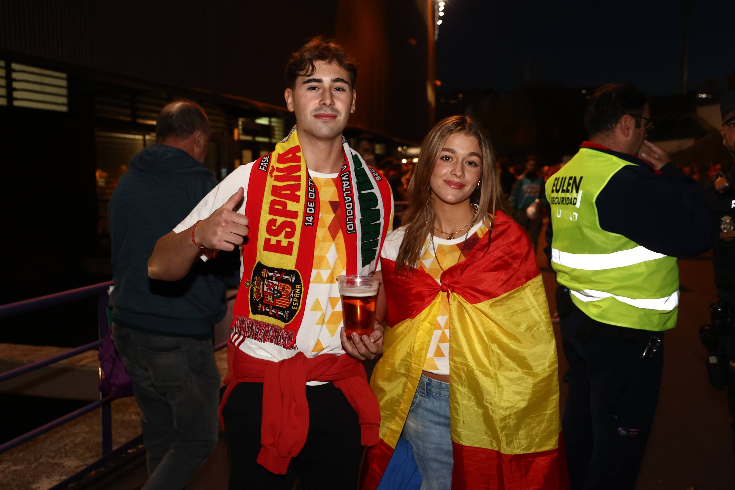 Las imágenes del ambiente en la previa del España-Bulgaria