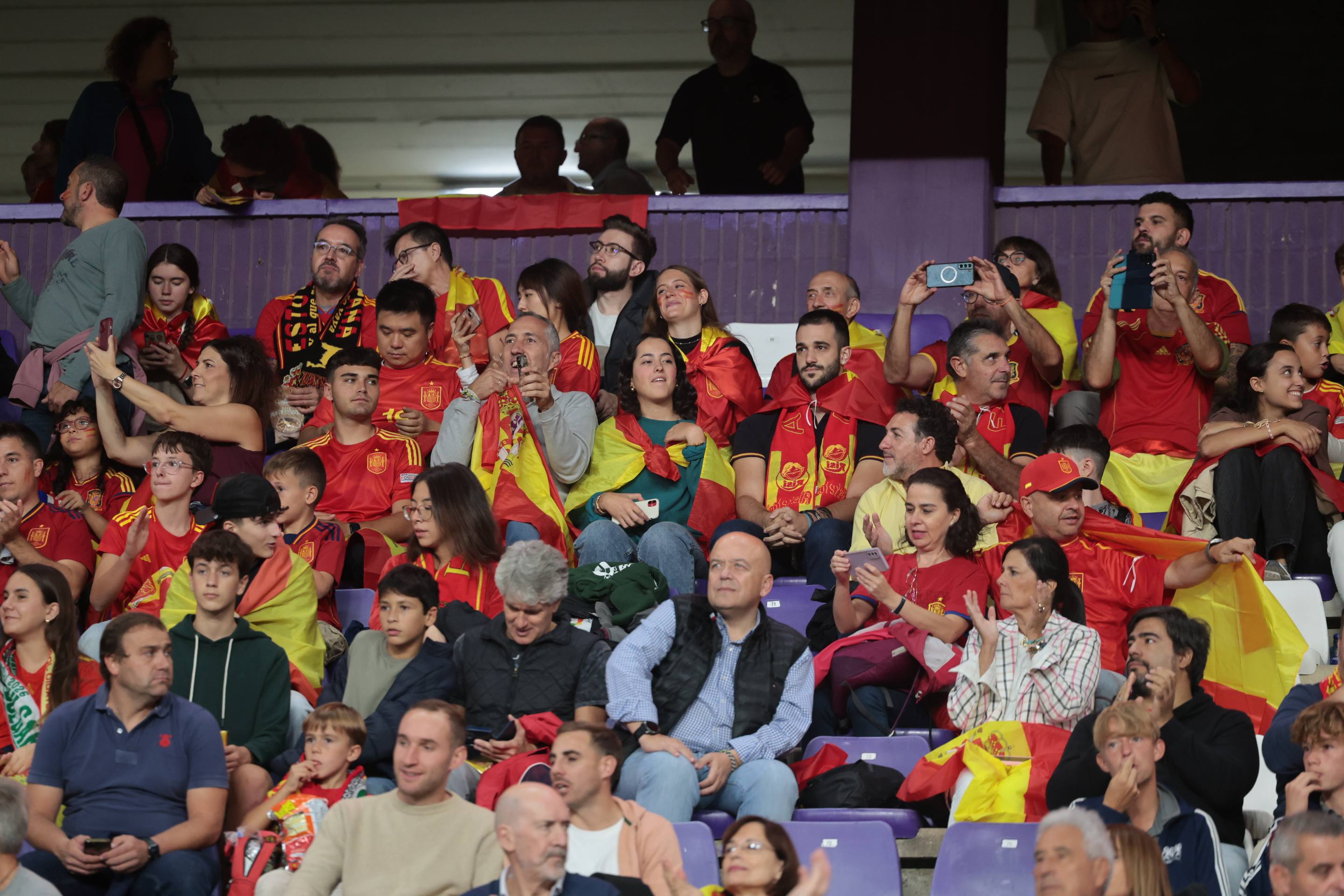 Búscate en la grada del José Zorrilla (1/4)