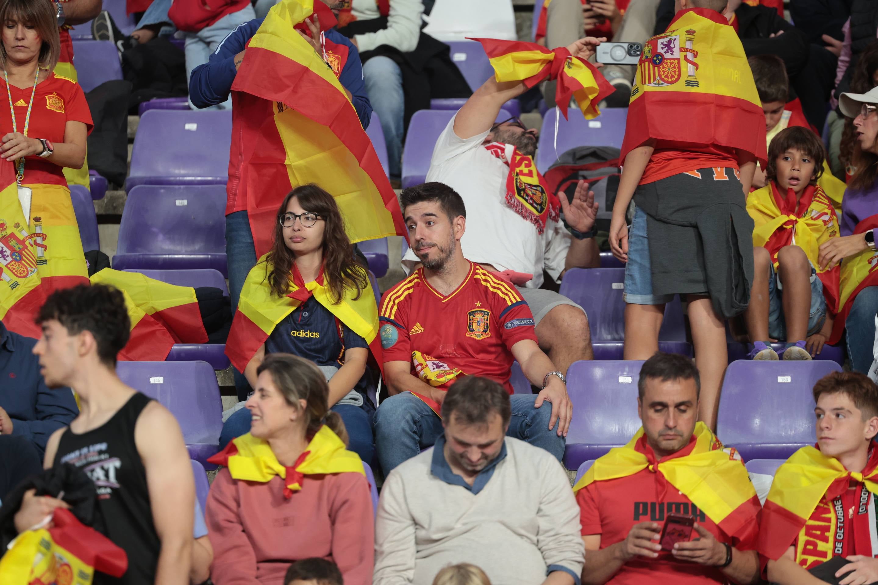 Búscate en la grada del José Zorrilla (1/4)