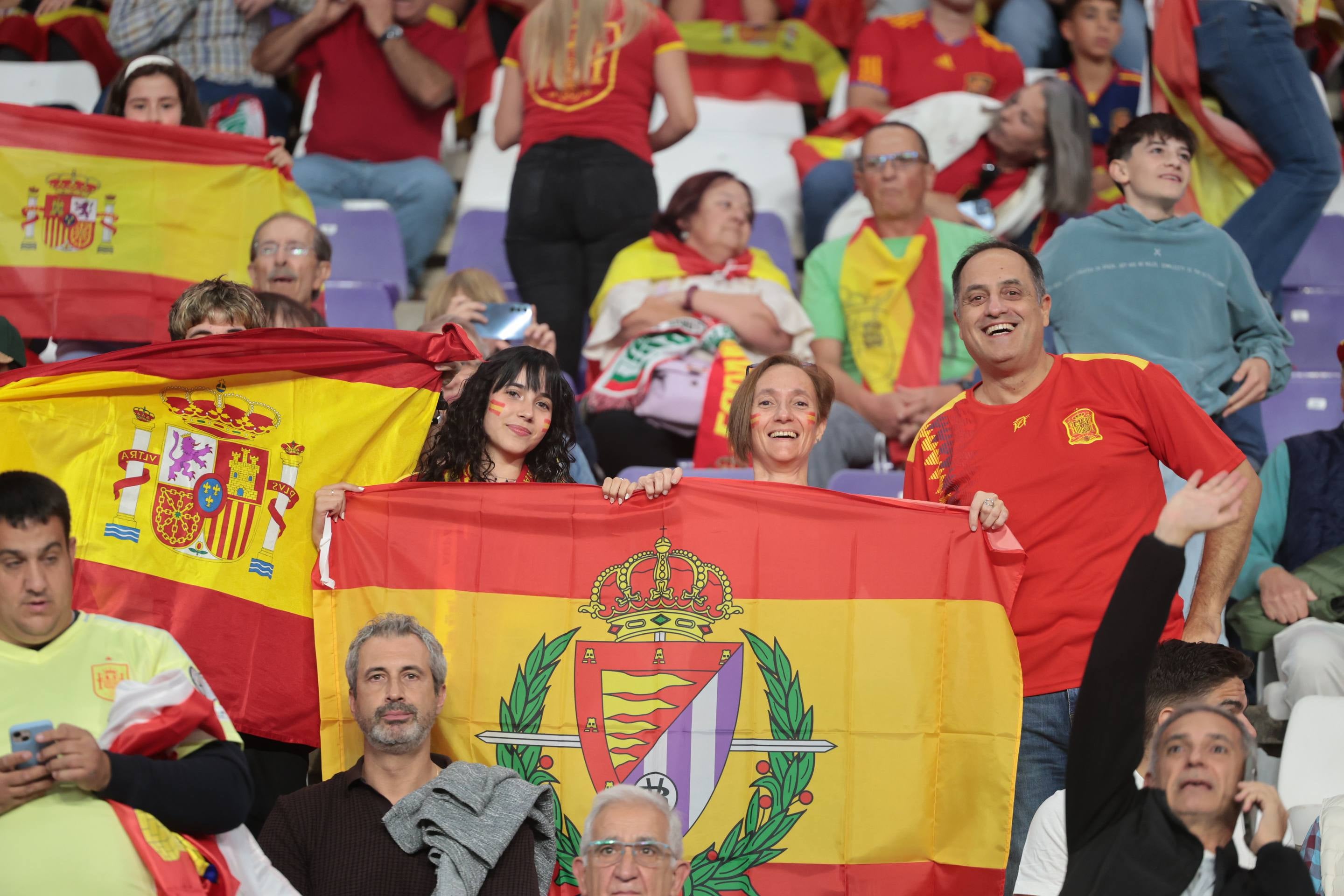Búscate en la grada del José Zorrilla (1/4)
