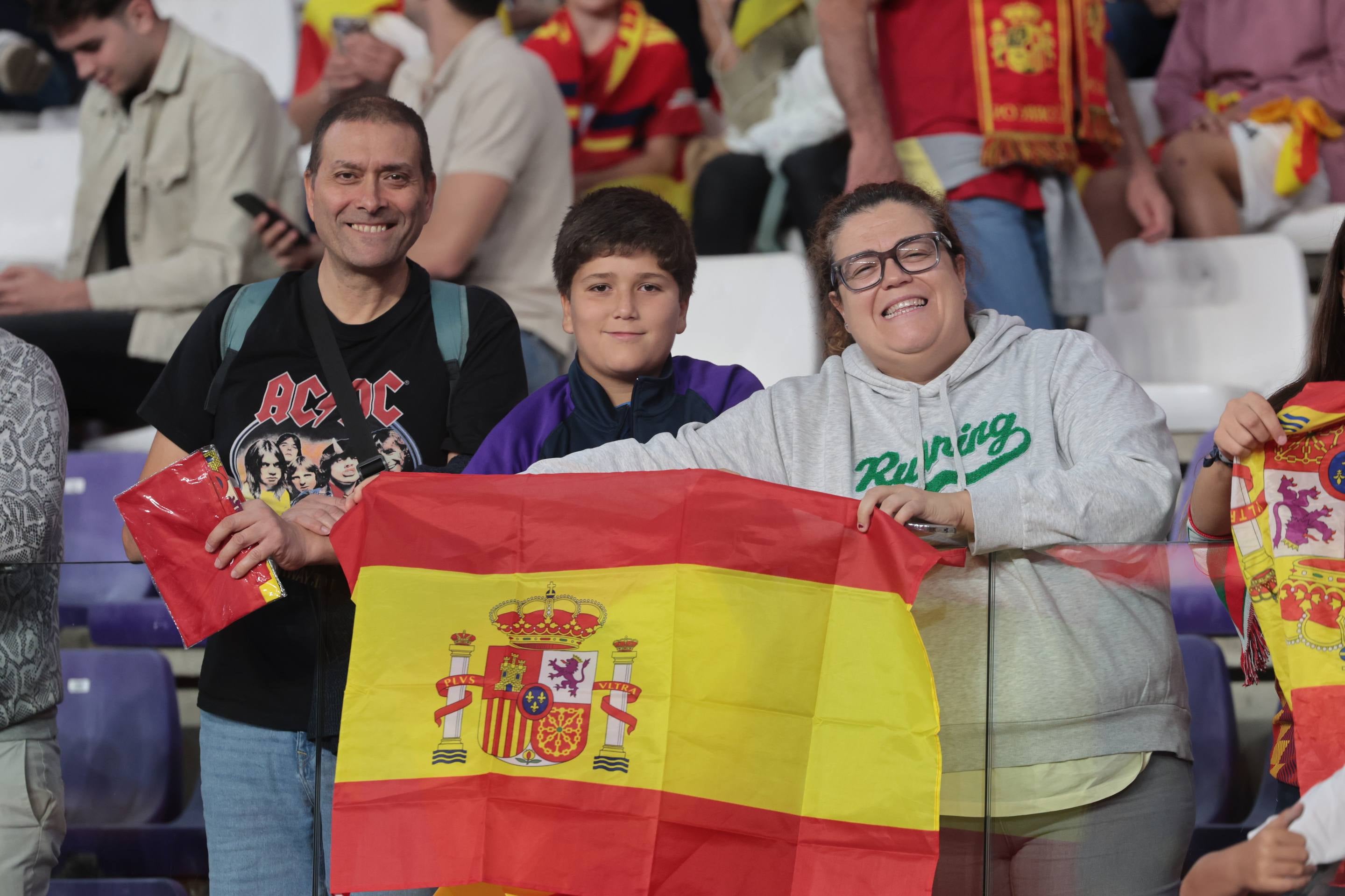 Búscate en la grada del José Zorrilla (1/4)