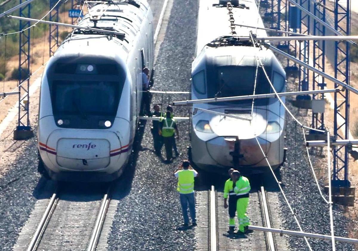 El tren, detenido este martes por la mañana a la altura de Hornillos de Eresma.