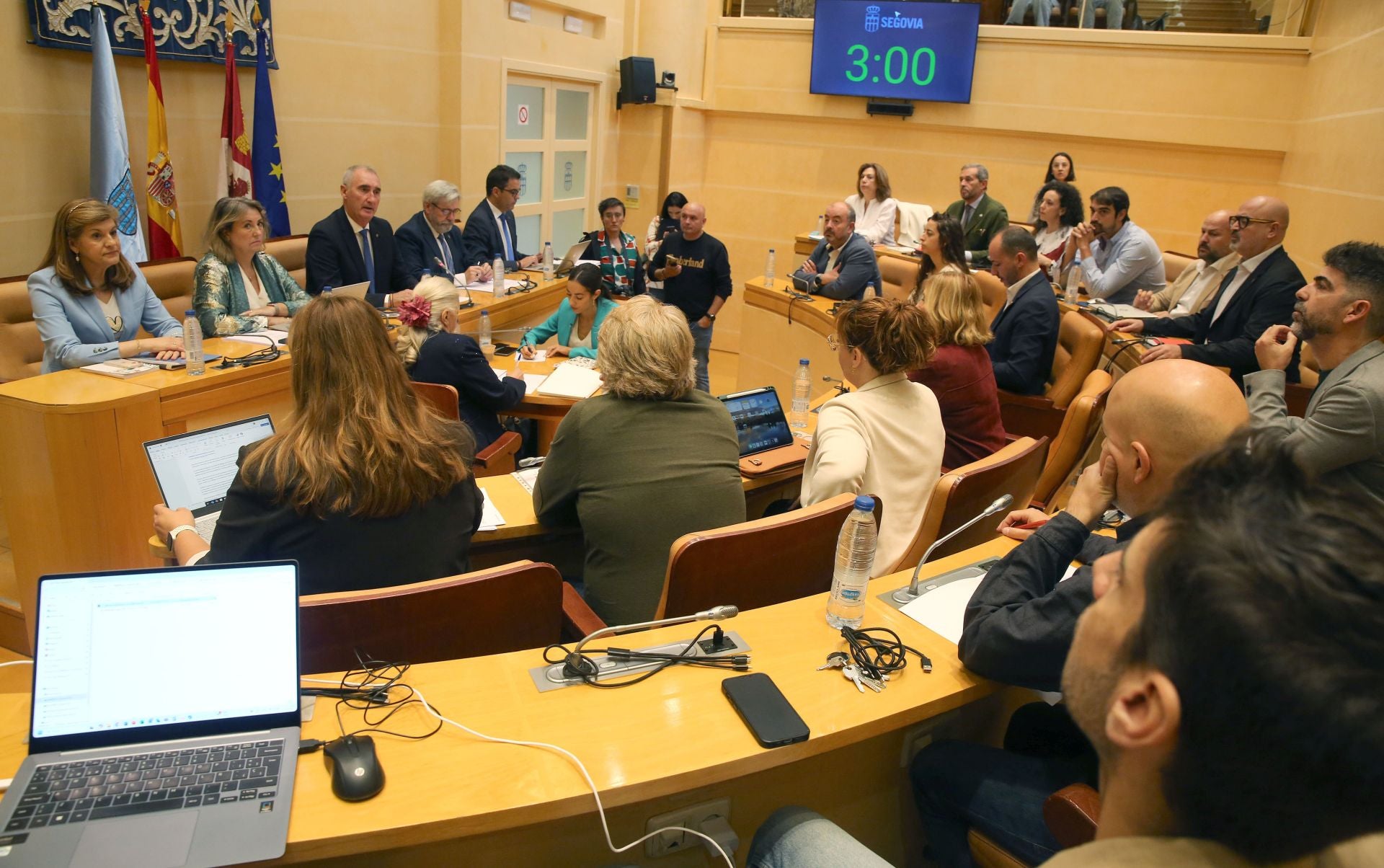 Fotografías de la mañana municipal en el Ayuntamiento de Segovia