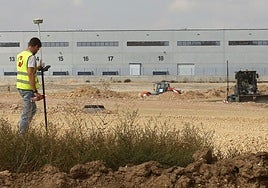 Obras de urbanización y desarrollo industrial en el polígono de Los Hitales, en Bernuy de Porreros.