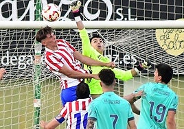 El meta Alejandro Postigo, en el partido que jugó este verano ante el Atlético.