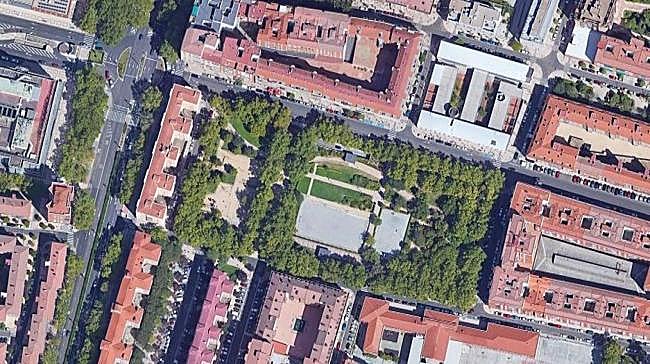 ¿Qué plaza es esta con tanto verde?