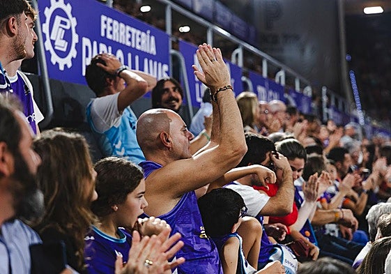 Búscate en las gradas del Súper Agropal-Menorca