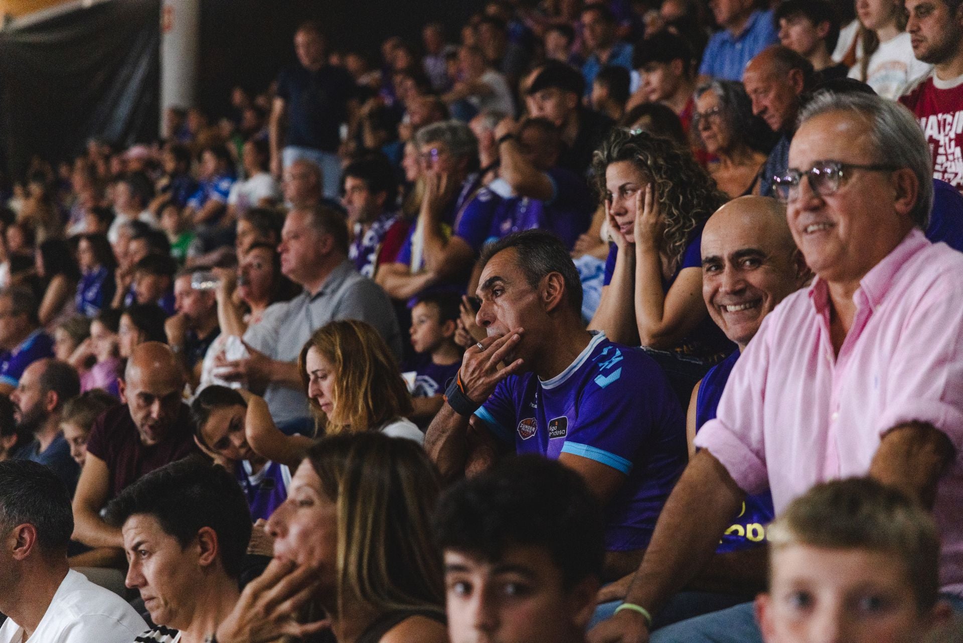 Búscate en las gradas del Súper Agropal-Menorca