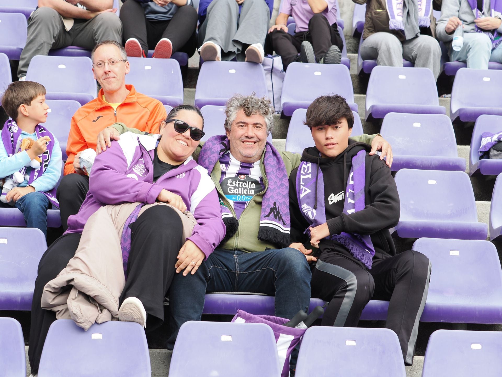 Búscate en la grada del Real Valladolid-Sporting de Gijón (1/4)