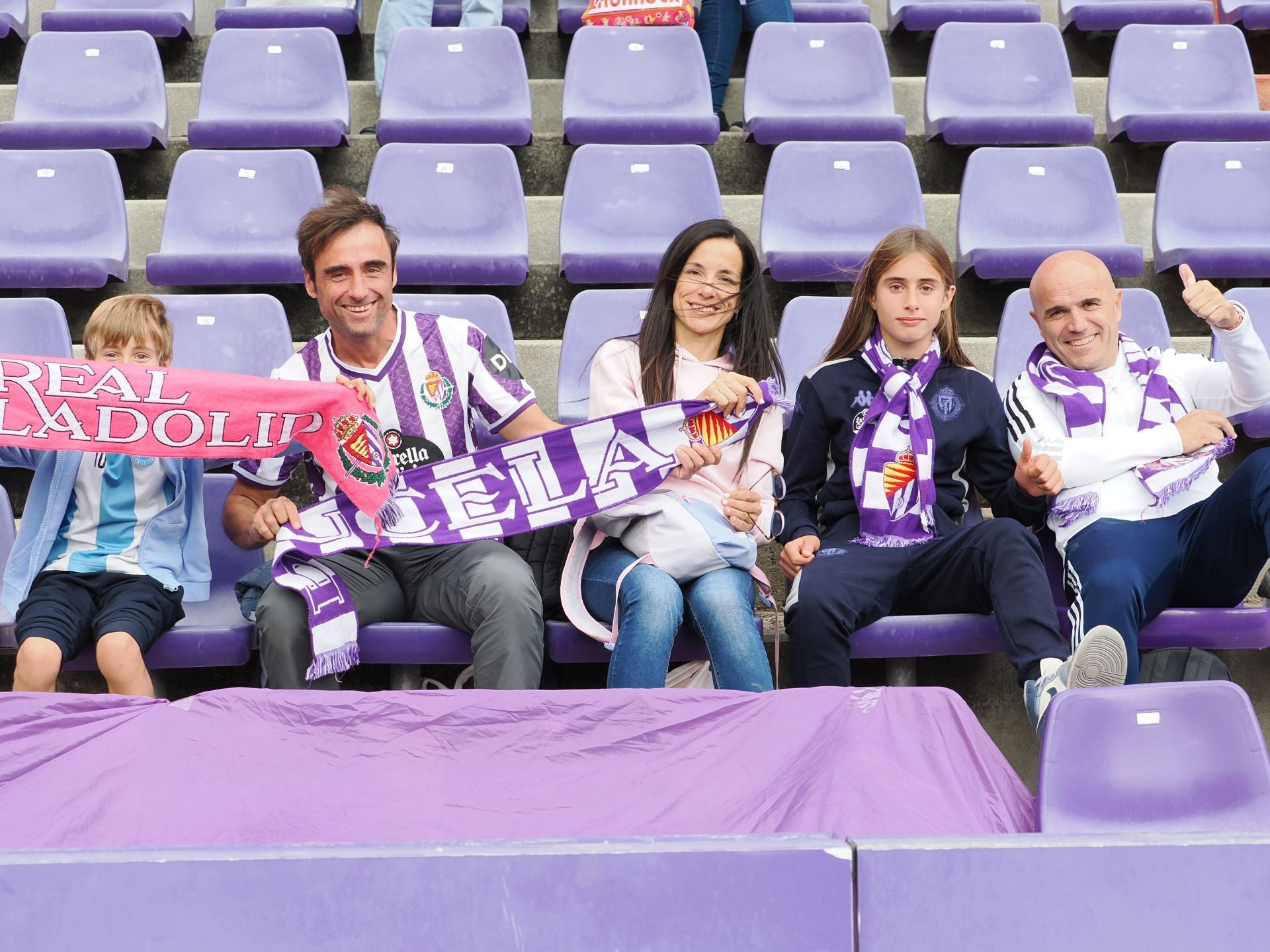Búscate en la grada del Real Valladolid-Sporting de Gijón (1/4)