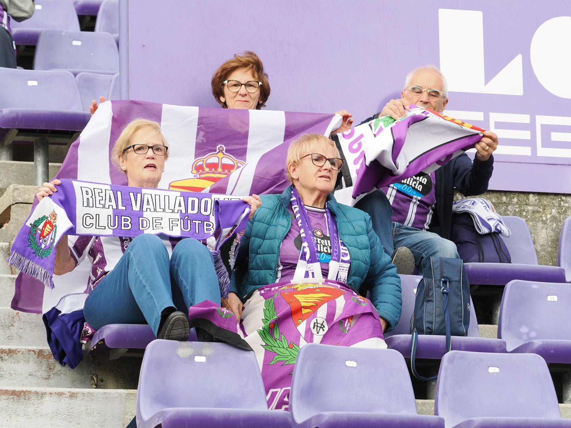 Búscate en la grada del Real Valladolid-Sporting de Gijón (4/4)