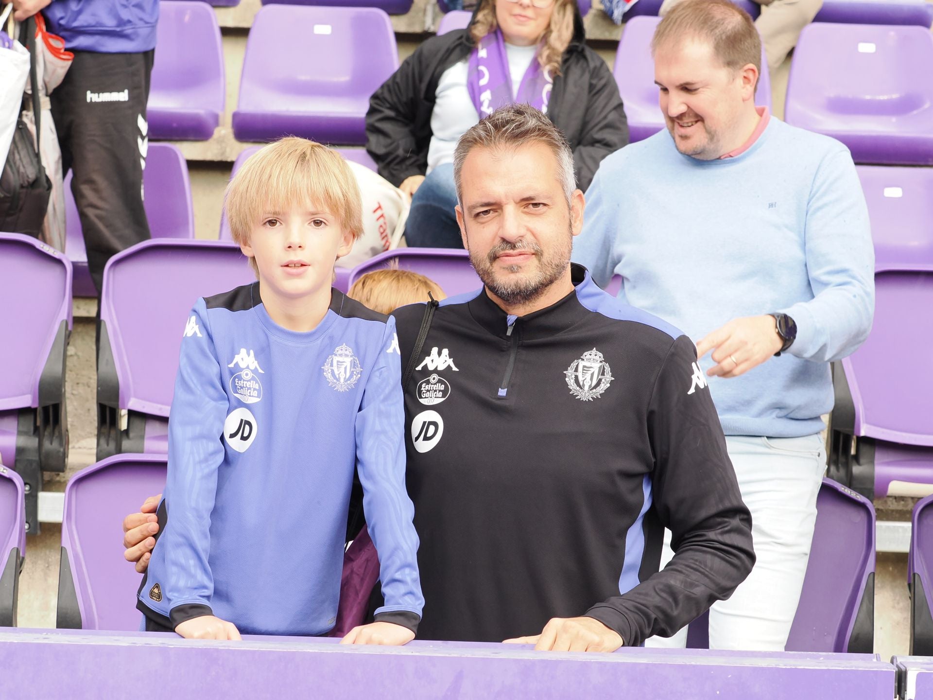 Búscate en la grada del Real Valladolid-Sporting de Gijón (2/4)