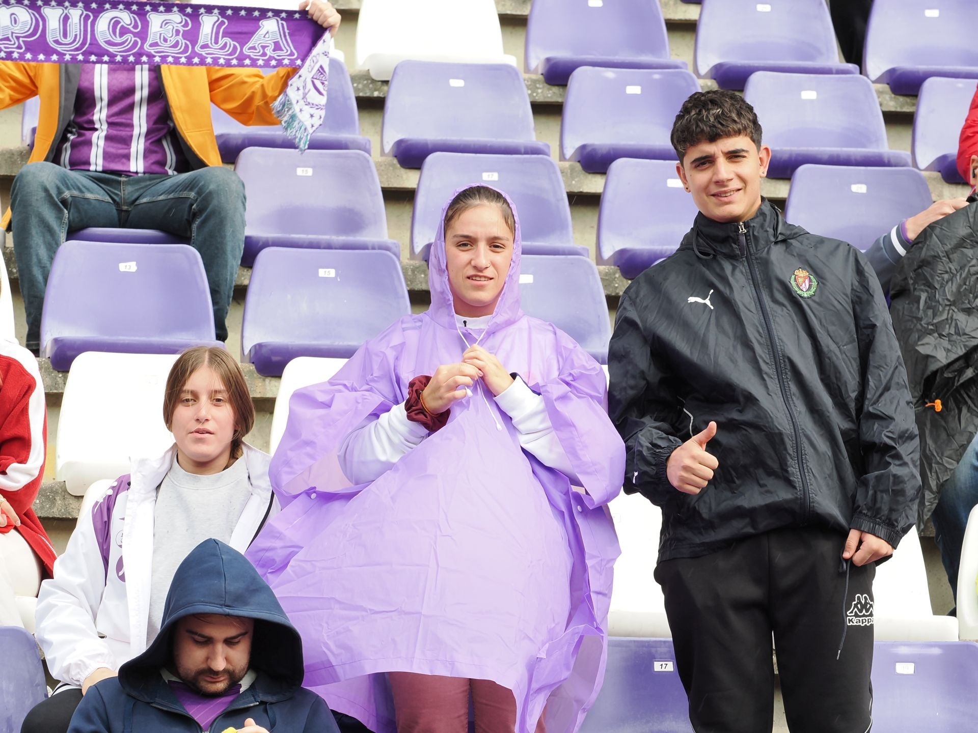 Búscate en la grada del Real Valladolid-Sporting de Gijón (2/4)
