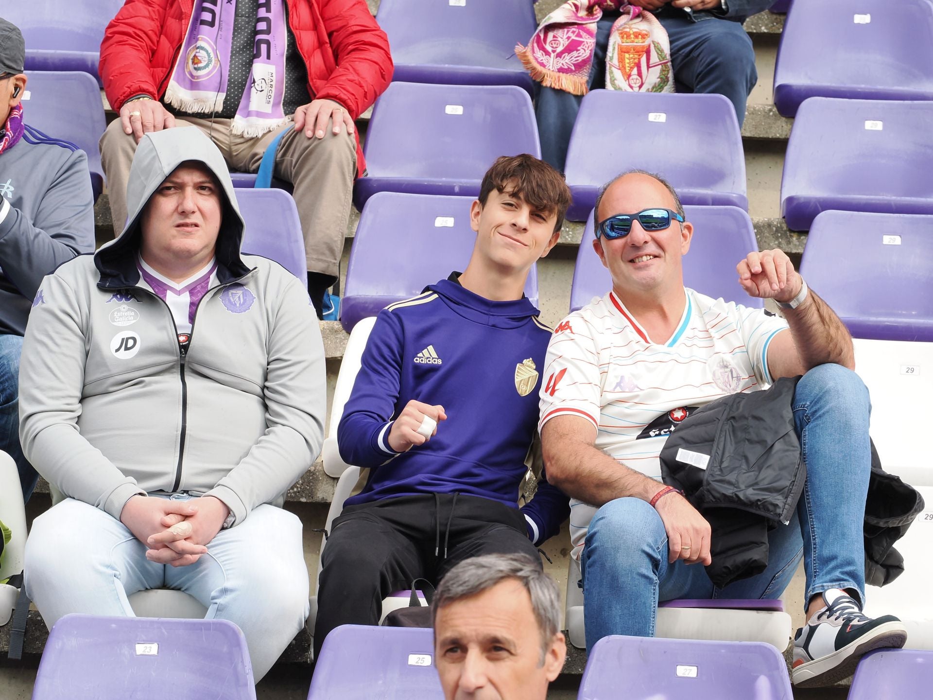 Búscate en la grada del Real Valladolid-Sporting de Gijón (3/4)
