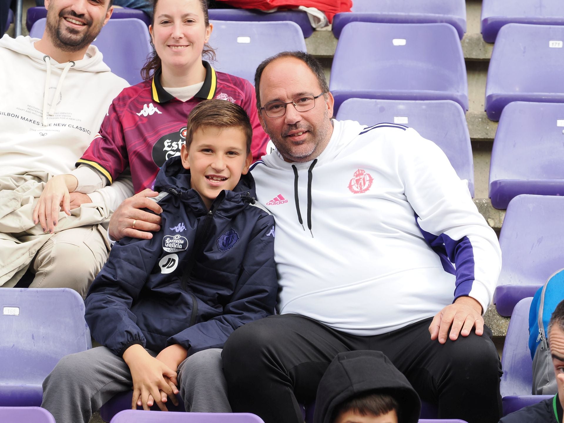 Búscate en la grada del Real Valladolid-Sporting de Gijón (3/4)