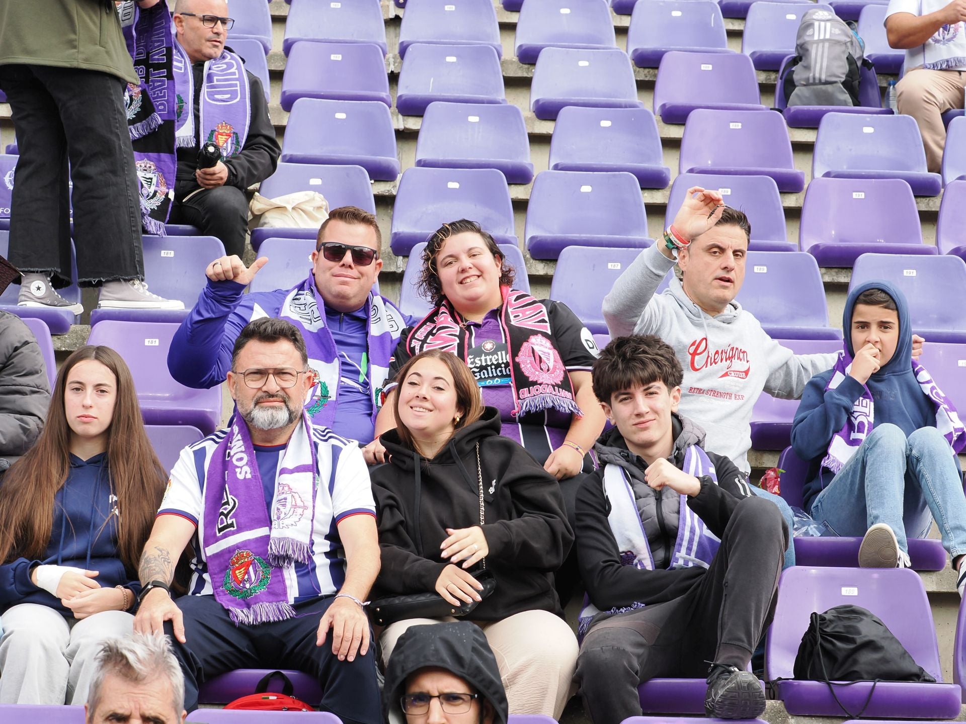 Búscate en la grada del Real Valladolid-Sporting de Gijón (3/4)