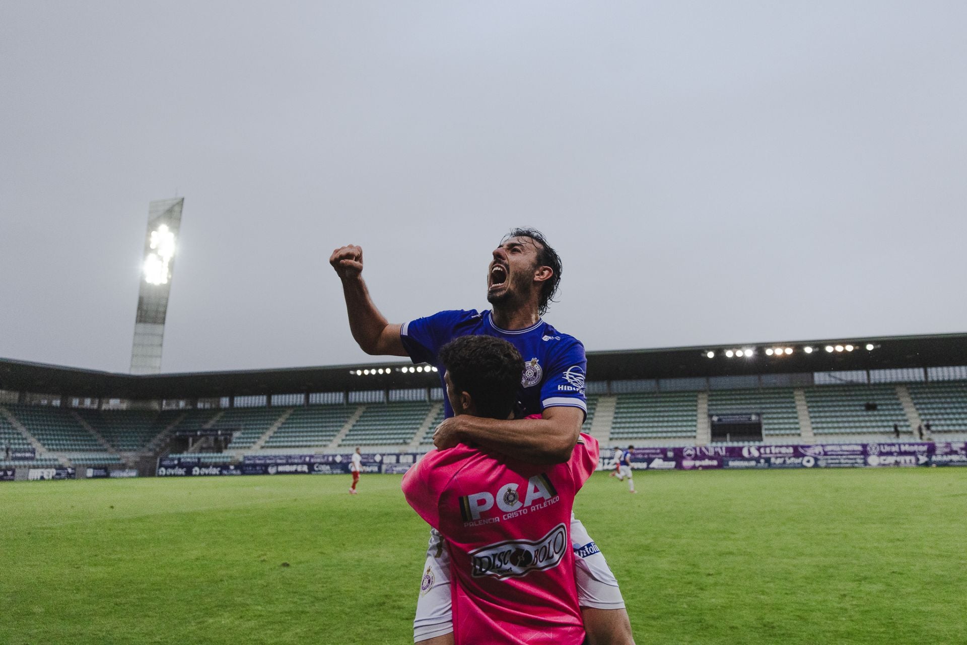 El Palencia Cristo se pone en cabeza