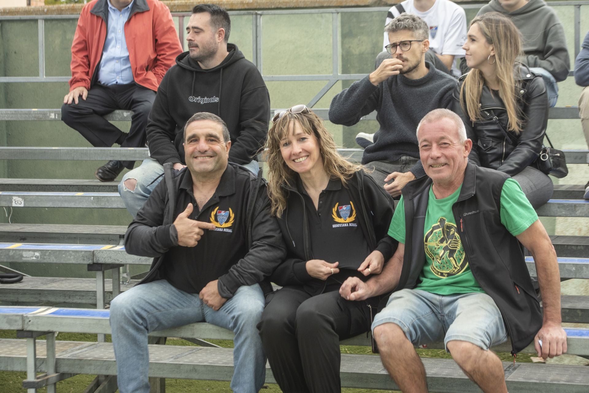 Búscate en las gradas de La Albuera durante el Segoviana vs Ávila