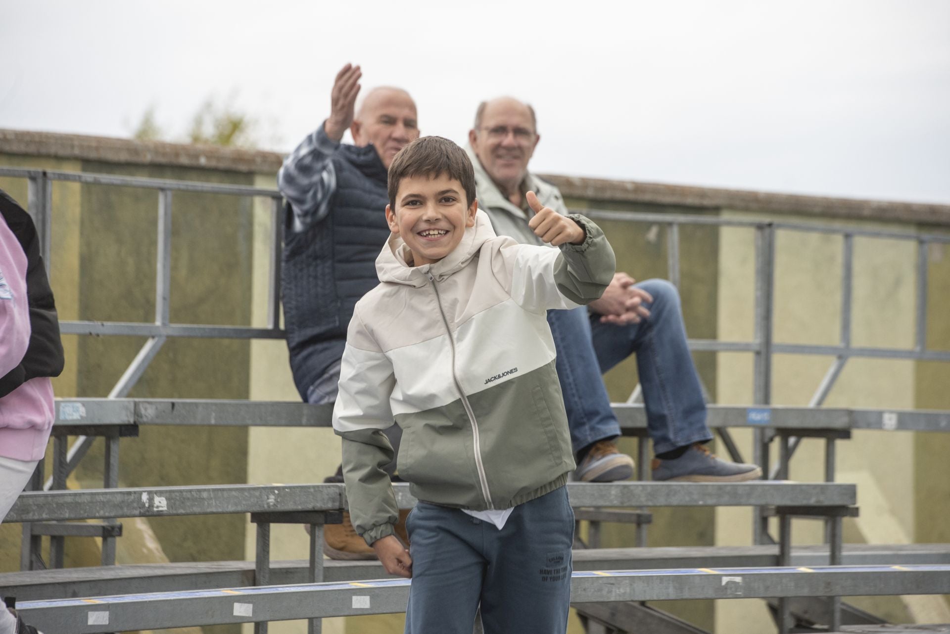 Búscate en las gradas de La Albuera durante el Segoviana vs Ávila