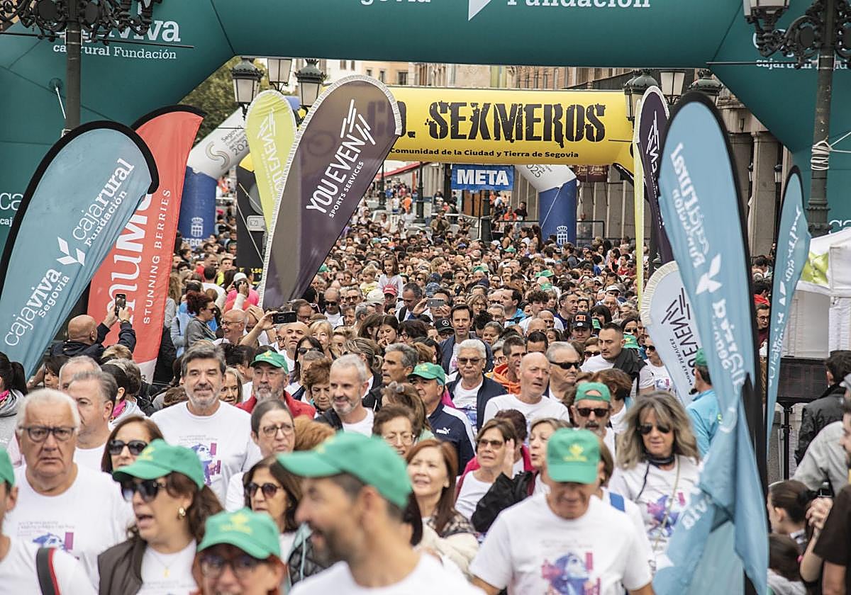 Búscate en la multitudinaria Marcha Solidaria contra Cáncer | El Norte ...