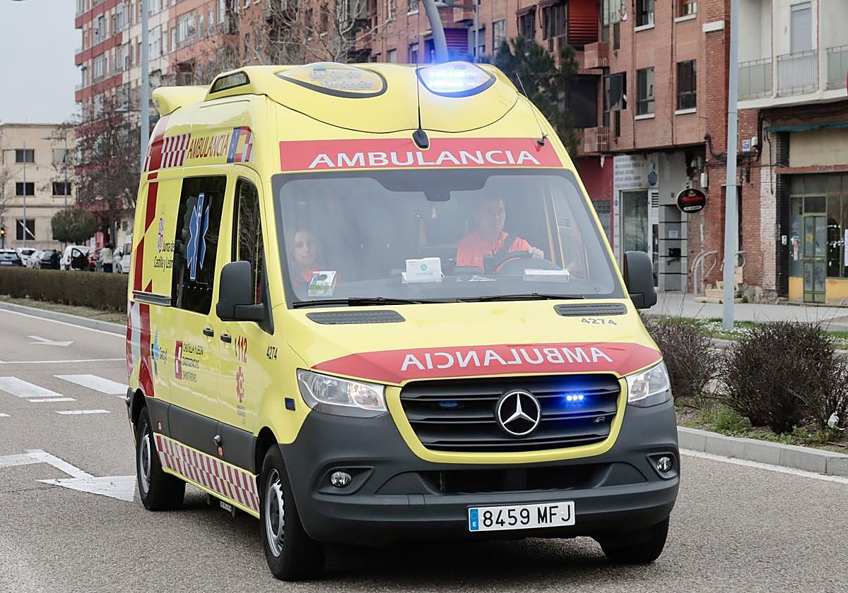 Una ambulancia de Sacyl, en una imagen de archivo.