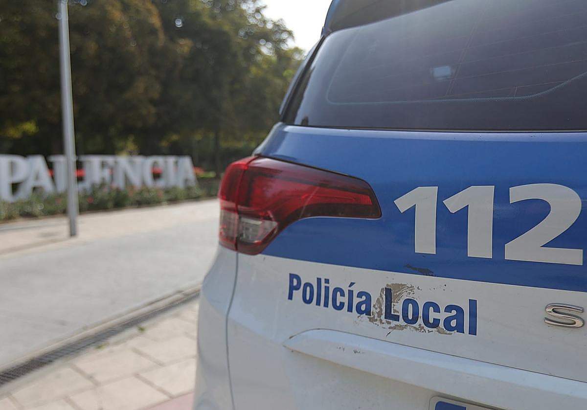 Imagen de archivo de un vehículo de la Policía Local de Palencia.
