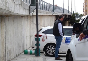 Cae el primer bolardo para evitar cabezazos contra las farolas de la miniacera del viaducto de Arco de Ladrillo
