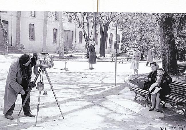 El fotógrafo del Campo Grande, en una imagen tomada por Pedro Hernández Andueza en 1958.