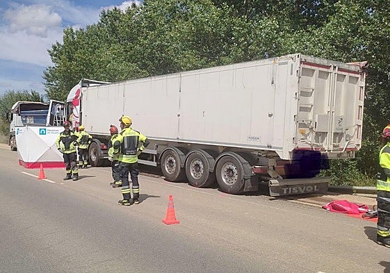 Siniestro vial en la N-611 con dos camiones implicados, el 2 de julio de 2024.