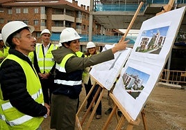 Isabel Rodríguez, Ministra de Vivienda, visita las obras de las viviendas colaborativas en Segovia