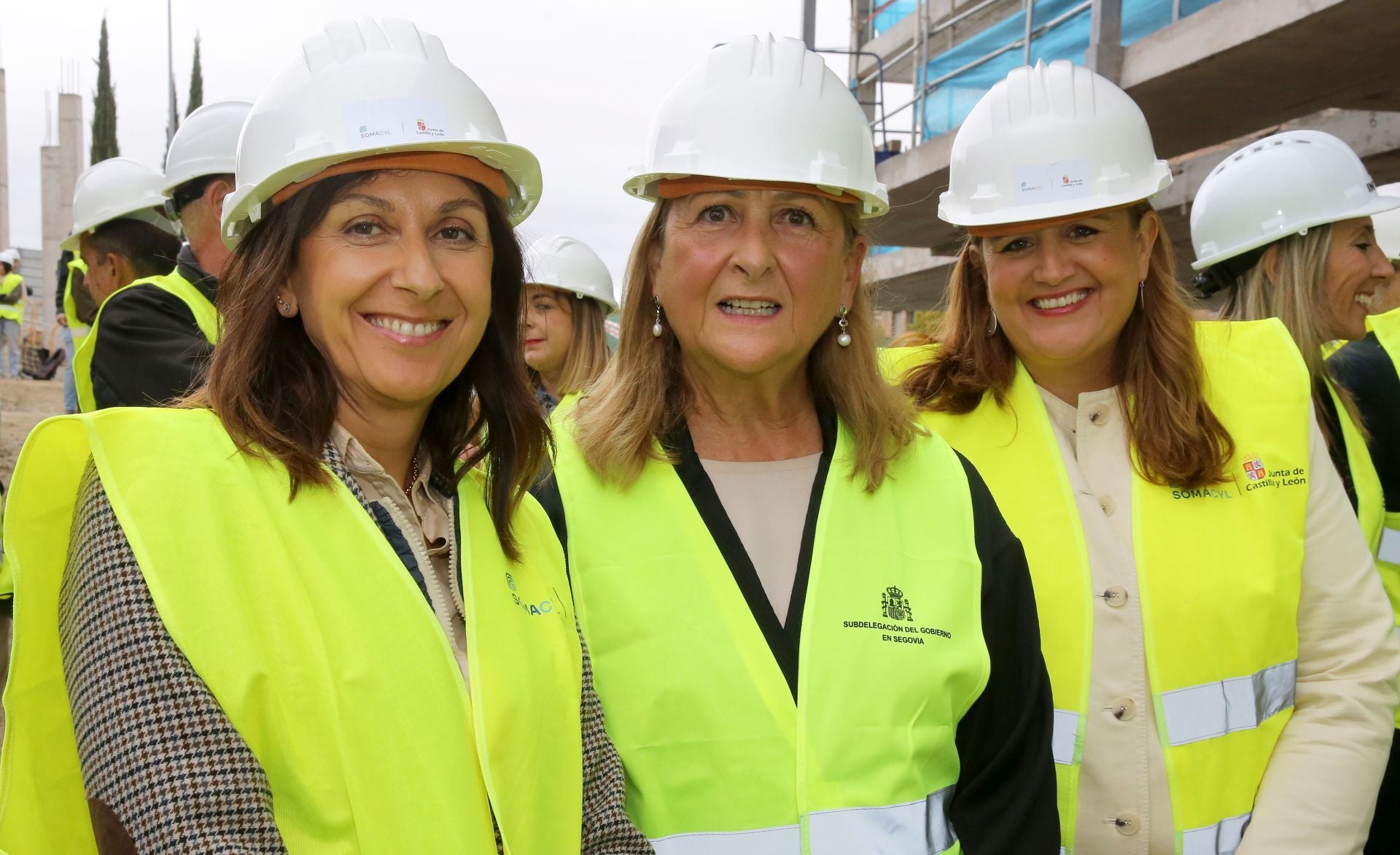 Fotos de la visita de la ministra a las obras de las viviendas colaborativas