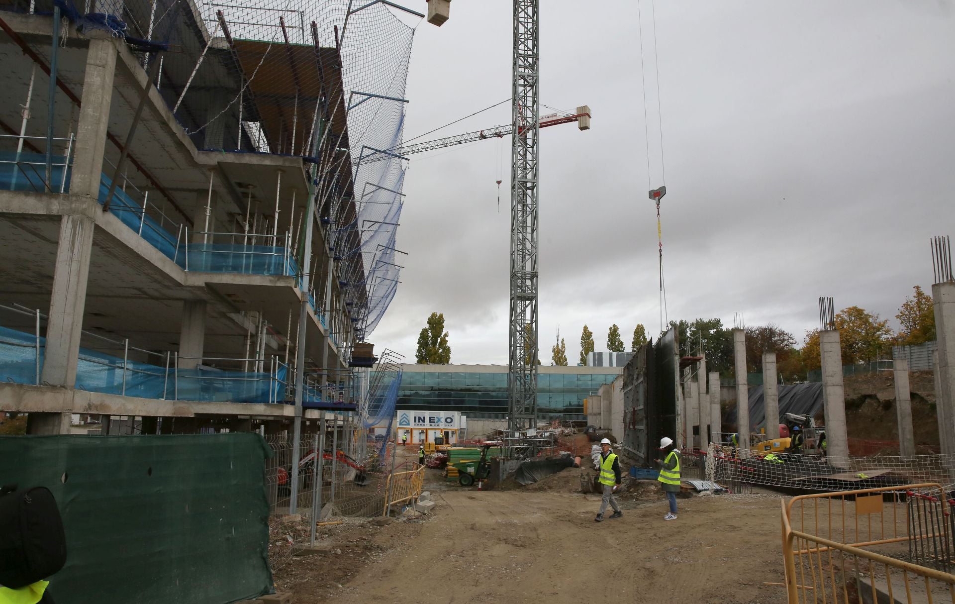 Fotos de la visita de la ministra a las obras de las viviendas colaborativas