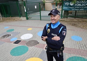 Ángel Cabezas, 14 años como agente tutor contra el bullying: «Muchas veces el patio canta»