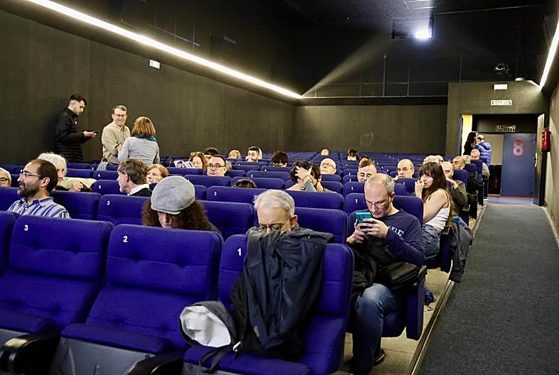 Parte del público que acudió a los cines Broadway para ver el documental 'Director's Diary'