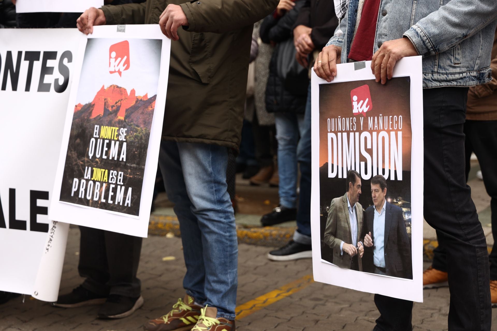 Palencia protesta por la gestión de los incendios forestales
