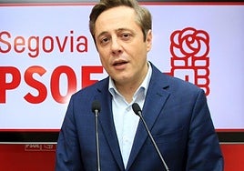 José Bayón, en una comparecencia en la sede del PSOE de Segovia.