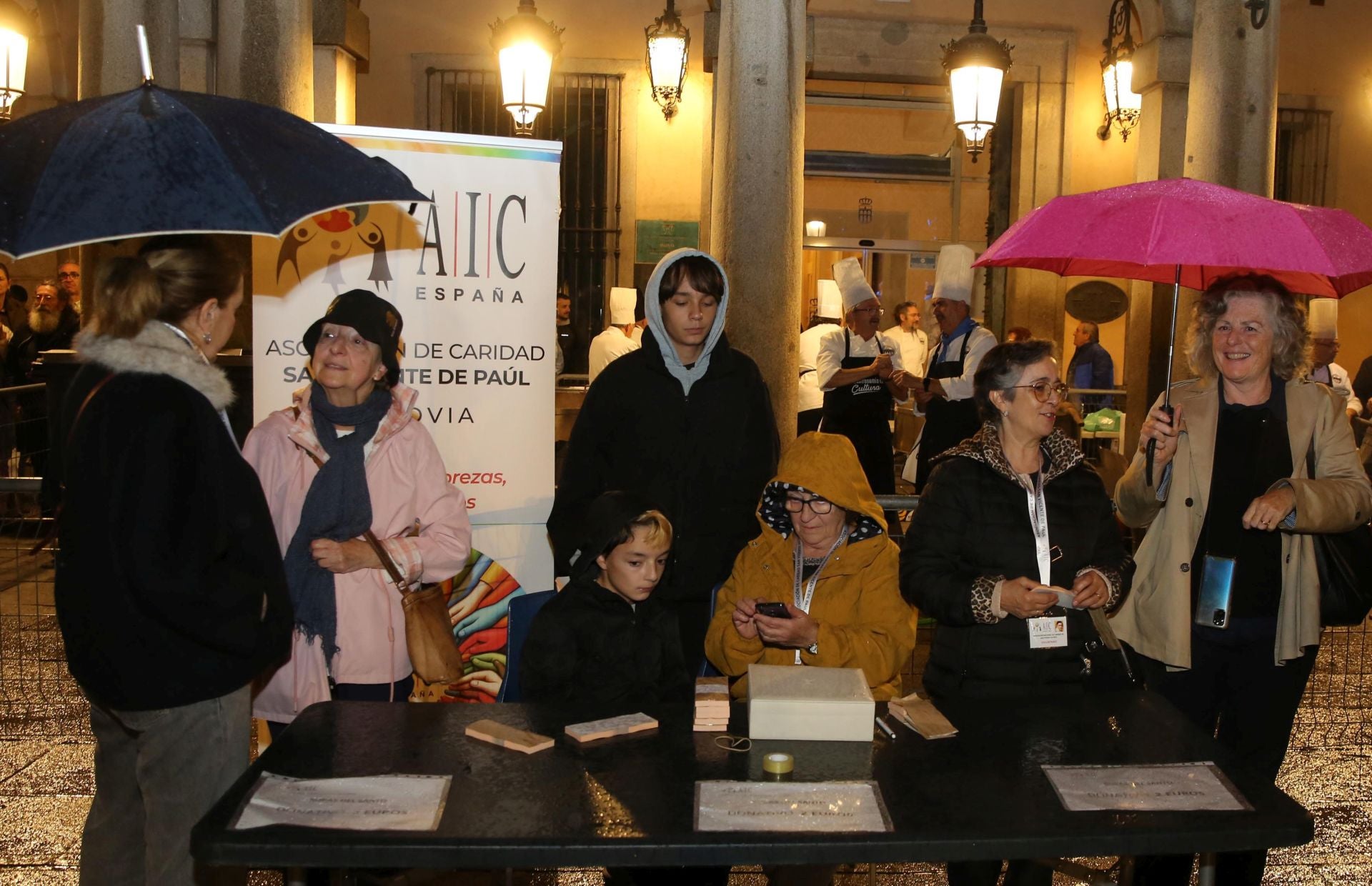 El prodigioso Paso de la Hoja y las sopas del santo, en imágenes