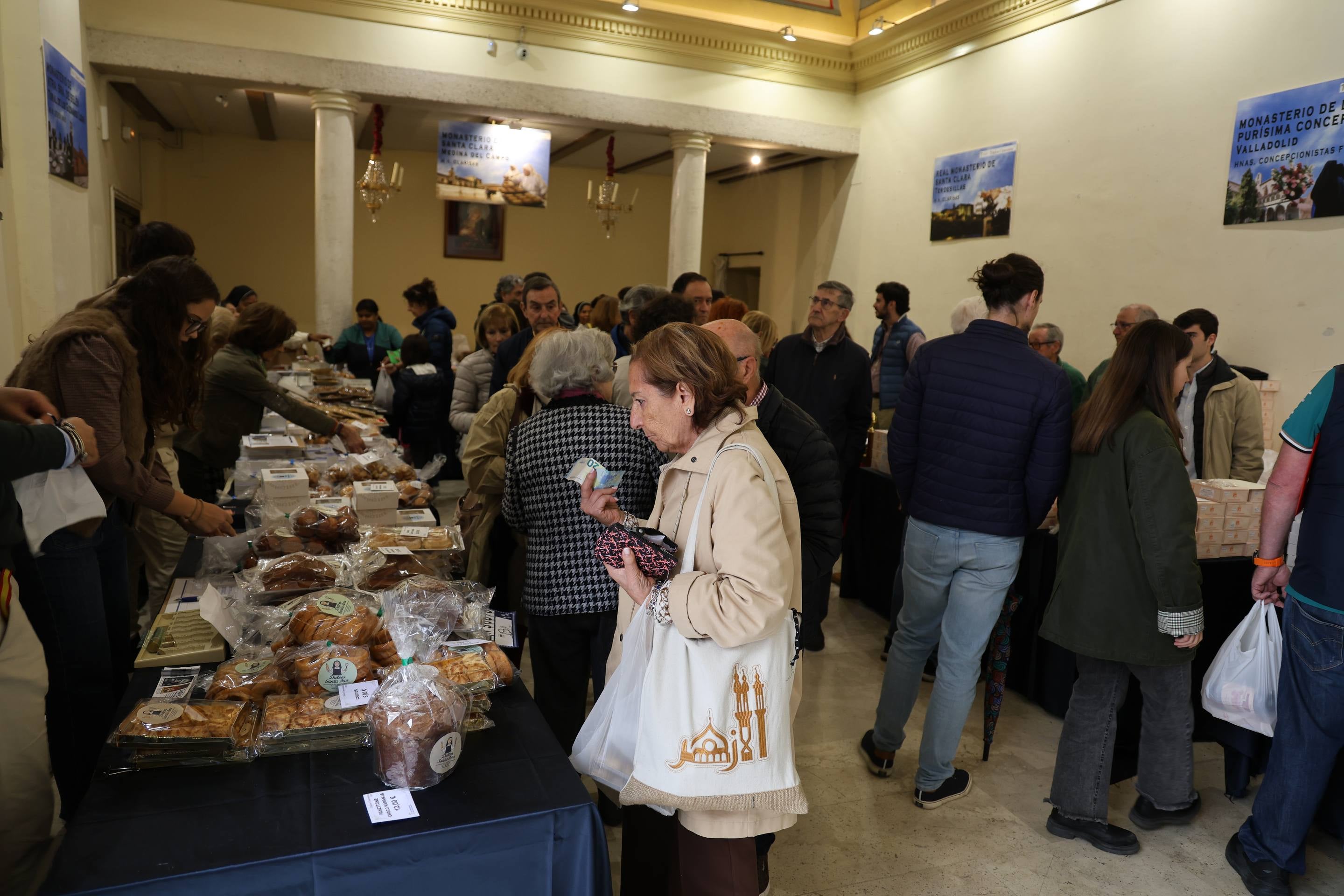 La venta de dulces de las monjas en Las Angustias, en imágenes