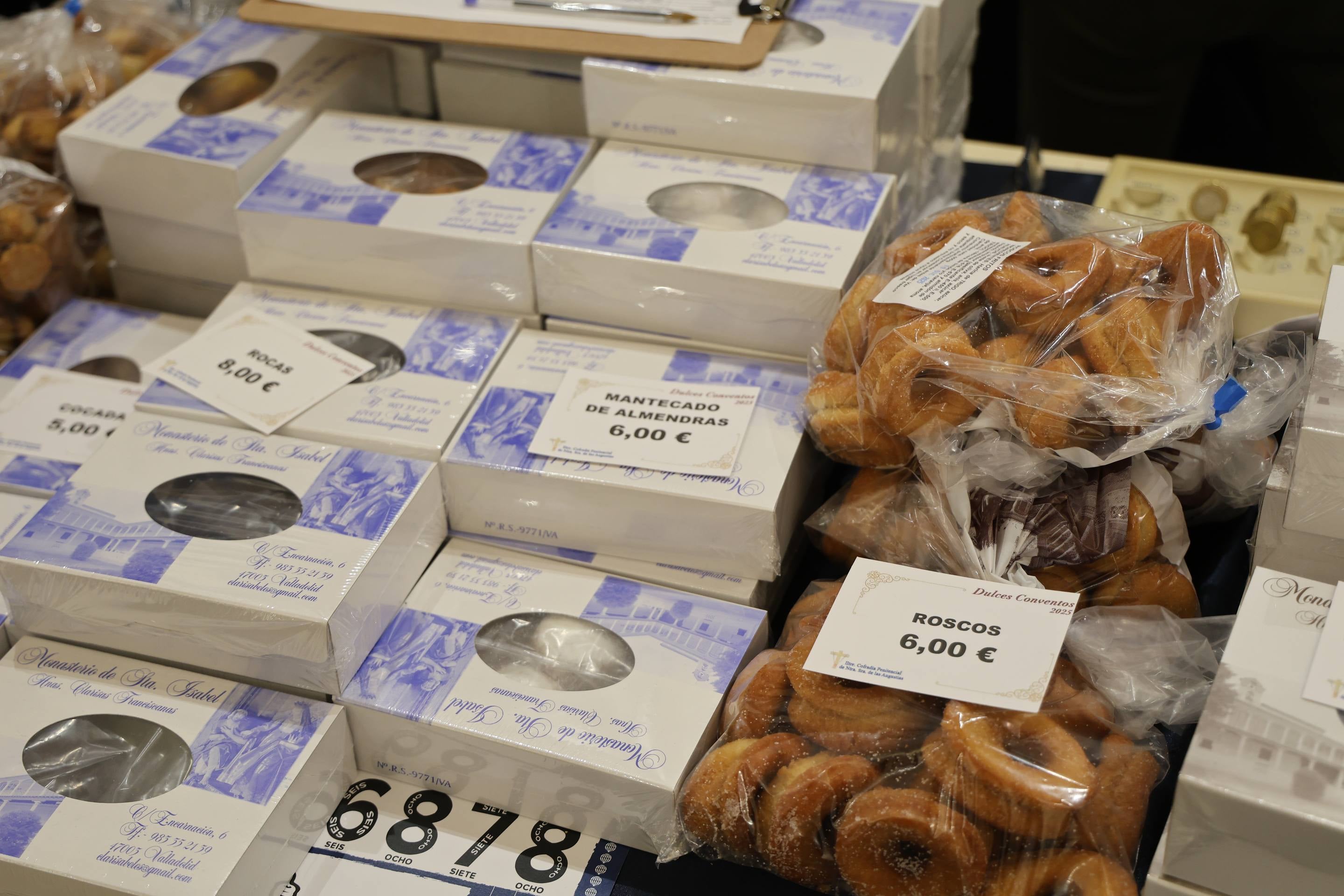 La venta de dulces de las monjas en Las Angustias, en imágenes