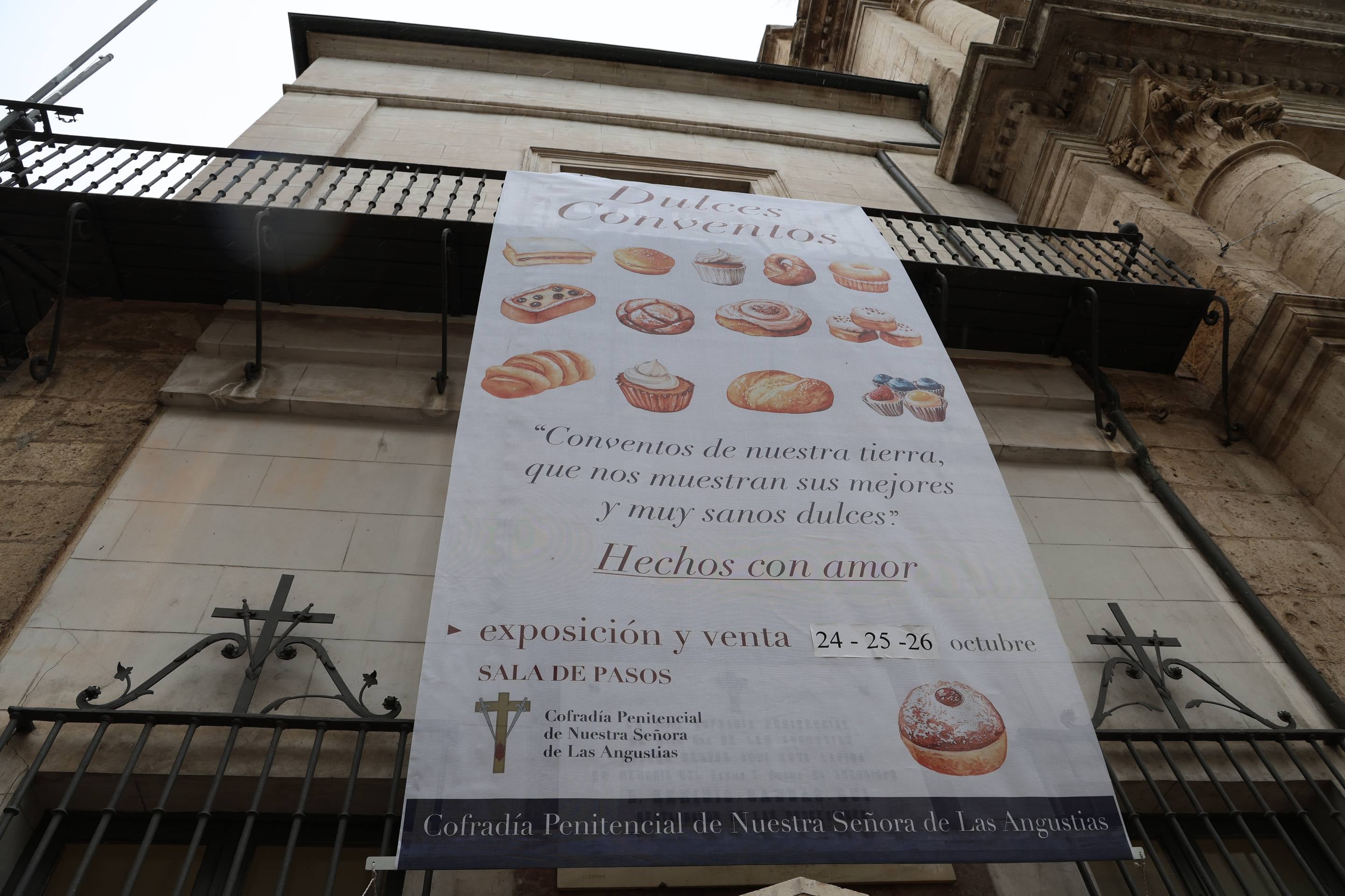 La venta de dulces de las monjas en Las Angustias, en imágenes