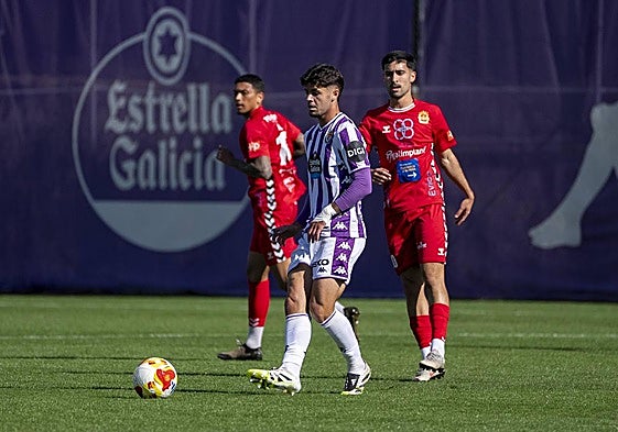 Imágenes de la victoria del Real Valladolid Promesas este sábado en Los Anexos ante Sarriana