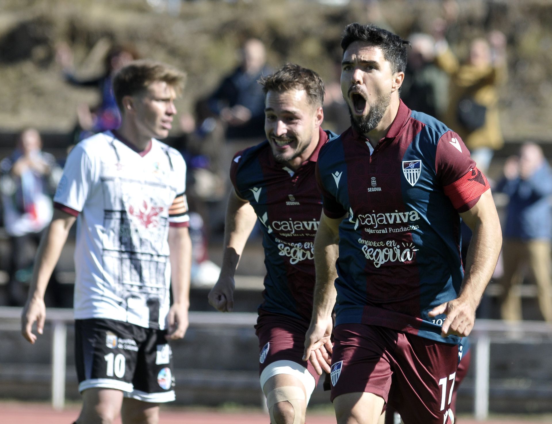 Fotos de la victoria de la Segoviana en Salamanca