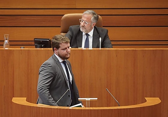 Suárez Arca en un Pleno de las Cortes celebrado en junio.