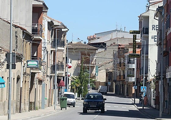 Imagen de archivo de la travesía de Cantalejo, en la que se están ejecutando las obras.