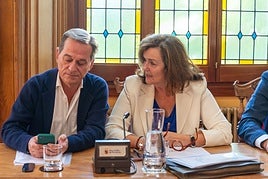Emilio Polo, último concejal de Vox en el Ayuntamiento de Palencia, junto a la exportavoz, Sonia Lalanda.