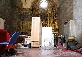Obras visibles en una de las capillas de la Catedral.