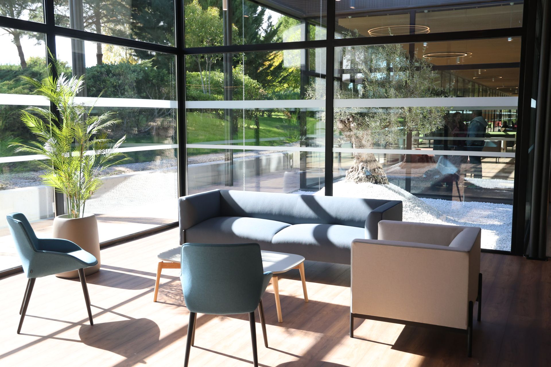 En imágenes la ampliación y reforma del tanatorio de las Contiendas