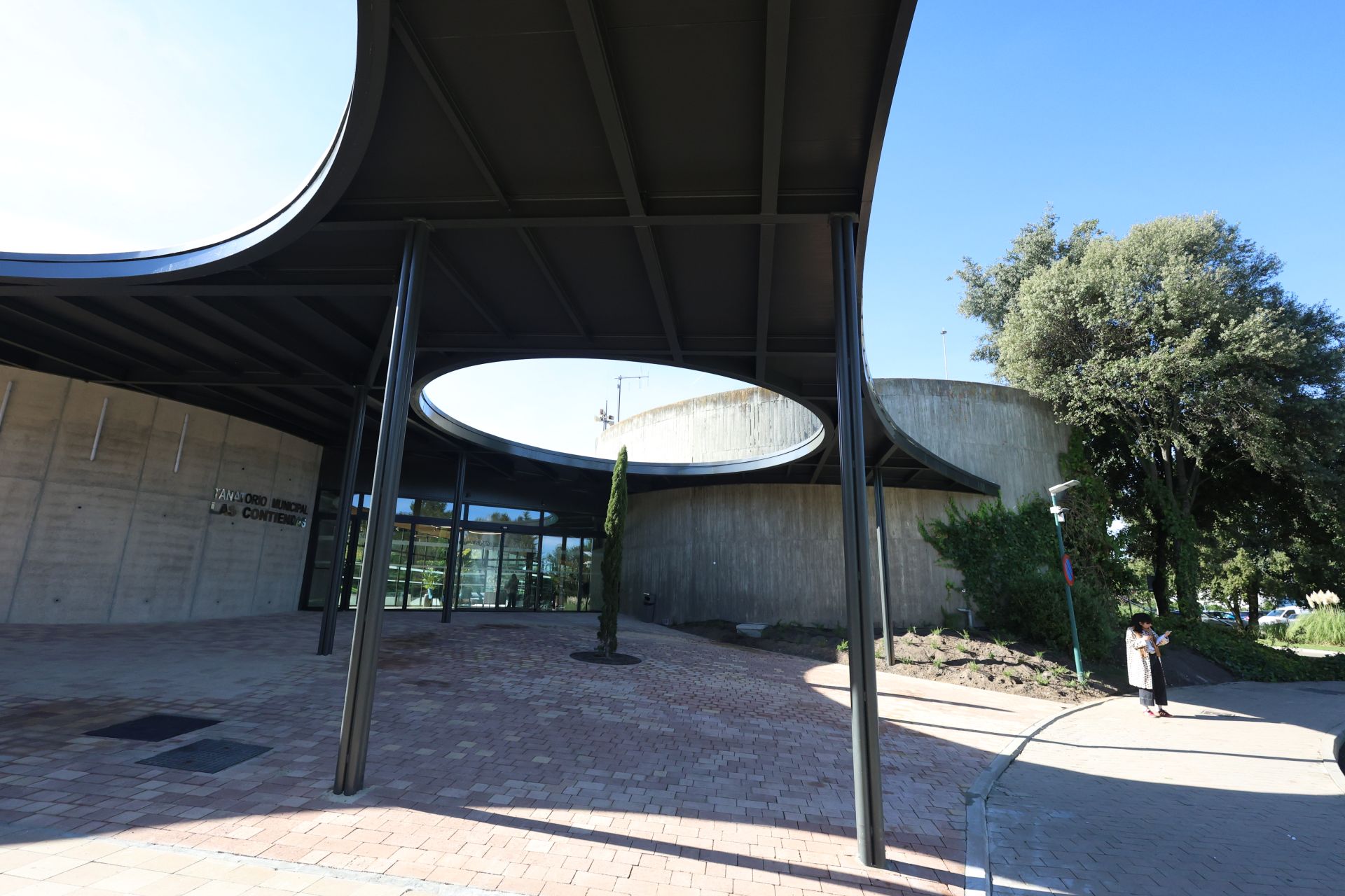 En imágenes la ampliación y reforma del tanatorio de las Contiendas